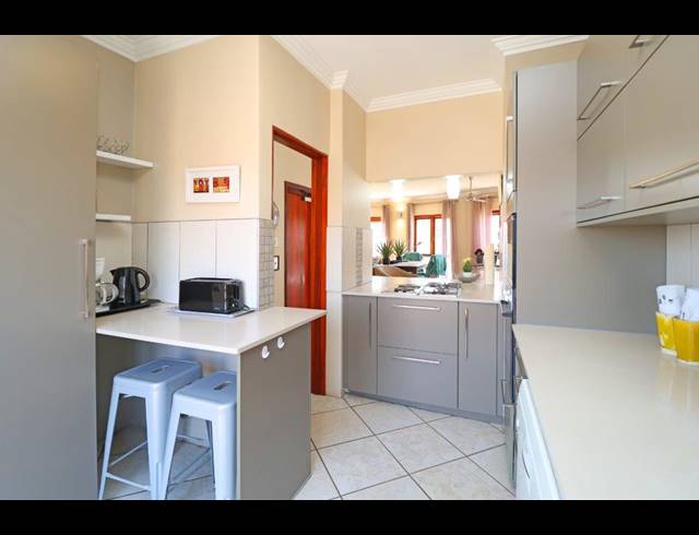 3 BEDROOM APARTMENT TO LET IN DUNKELD WEST
